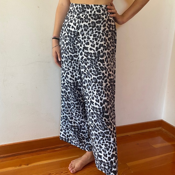 COPY - Cheetah print pants - Picture 2 of 4